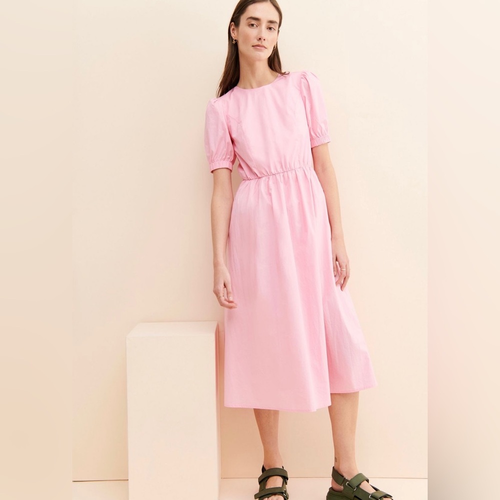 NWT Pink dress. HAS POCKETS!!!!